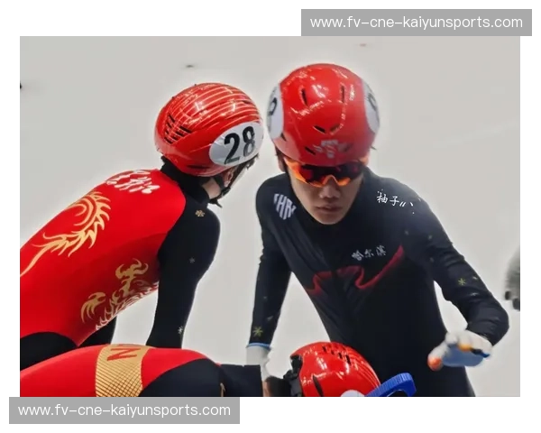 集锦短道速滑：冰上瞬间的艺术与激情