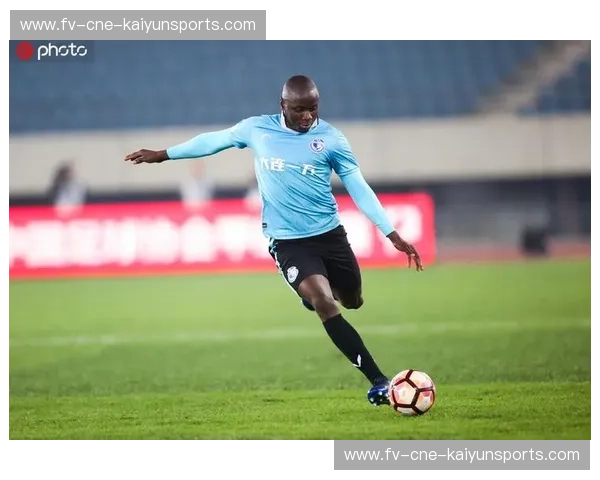 沧海横流，英雄依旧：大连与绿城的足球史诗，不止是胜负